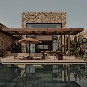 Scorpios Hotel